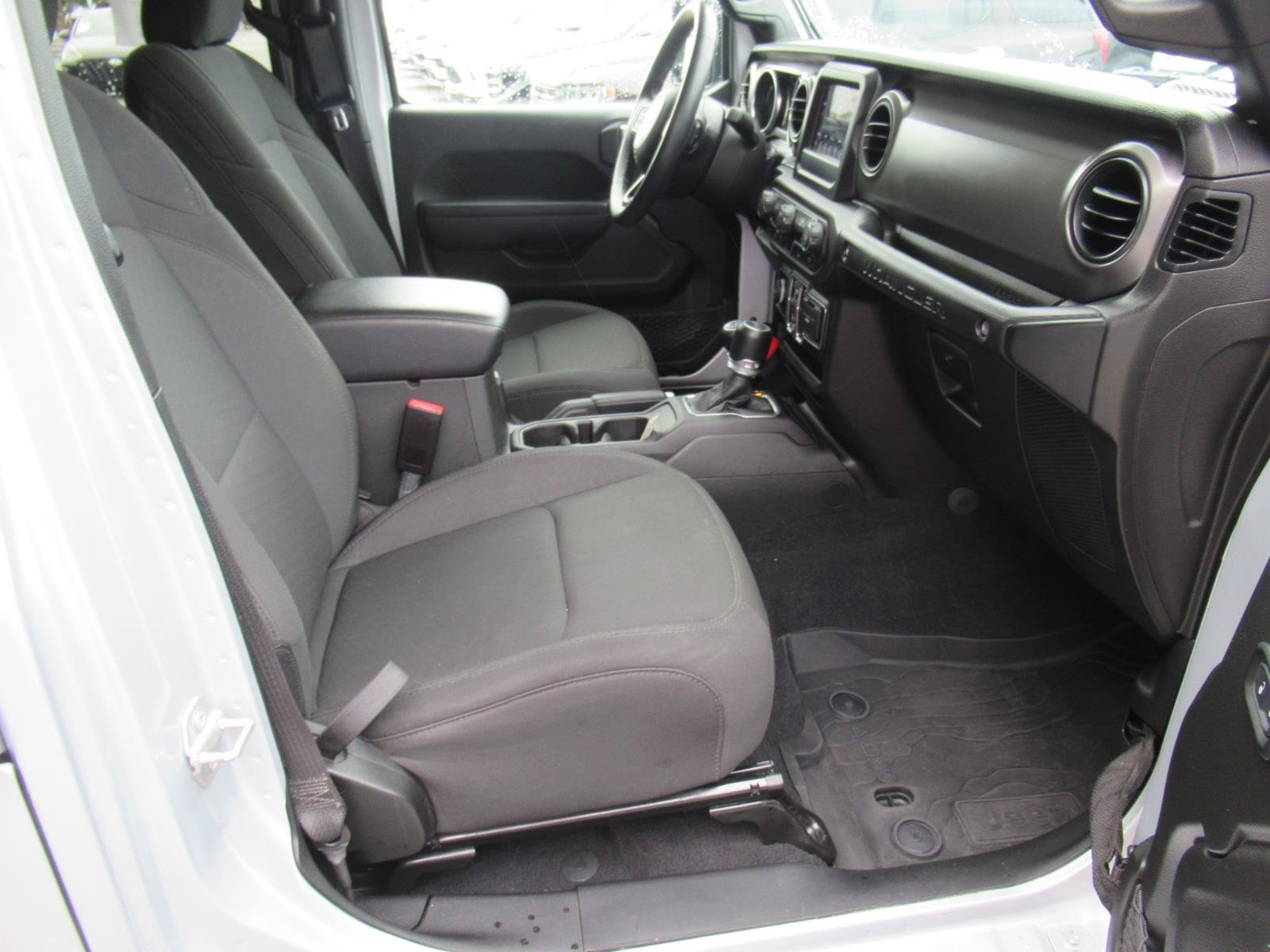 Used 2022 Jeep Wrangler Unlimited Sport AWD/4WD image 9