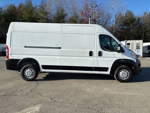 Used 2023 RAM ProMaster 2500 FWD image 2