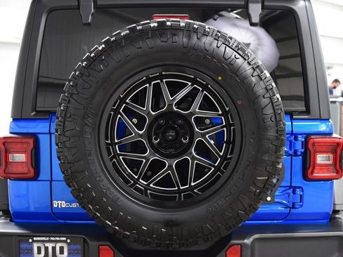 Used 2024 Jeep Wrangler Rubicon w/ Convenience Group AWD/4WD image 25