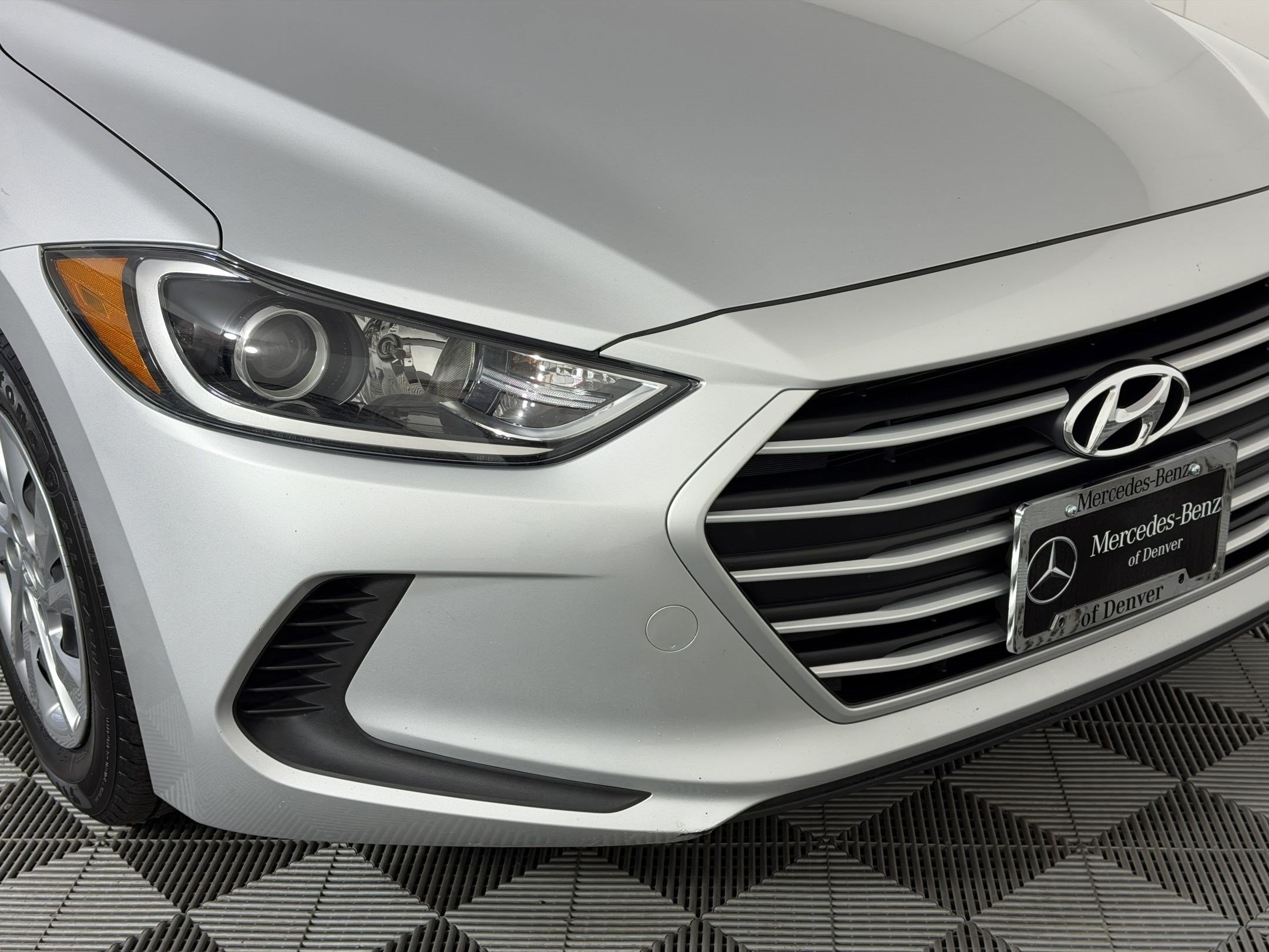 Used 2017 Hyundai Elantra SE FWD image 23