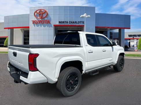 Used 2026 Toyota Tacoma SR5 AWD/4WD image 6