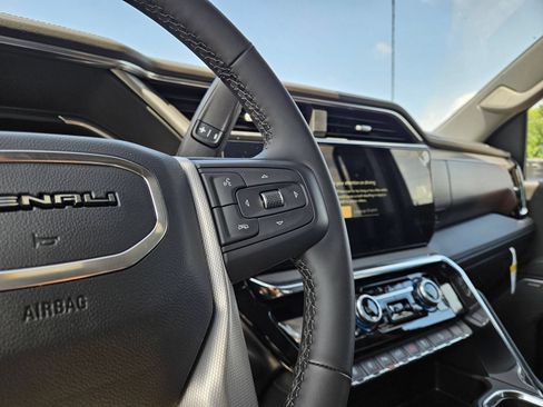New 2026 GMC Sierra 2500 Denali w/ Denali Reserve Package AWD/4WD image 13