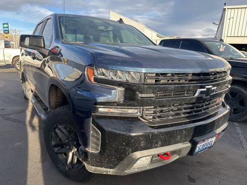 Used 2021 Chevrolet Silverado 1500 LT Trail Boss w/ Convenience Package II image 1