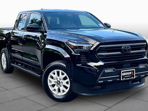 Certified 2024 Toyota Tacoma SR5 AWD/4WD image 3