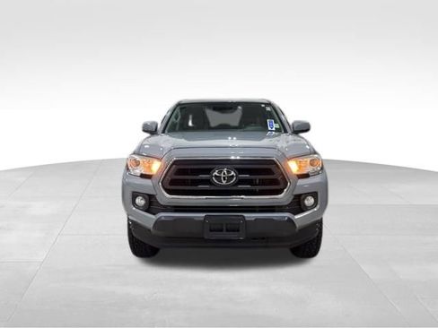 Used 2020 Toyota Tacoma SR5 w/ Technology Package image 4