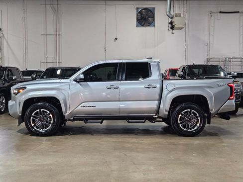 Used 2024 Toyota Tacoma TRD Sport RWD image 5