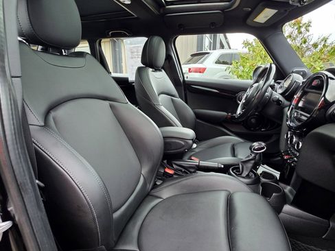 Used 2018 MINI Cooper S FWD image 8
