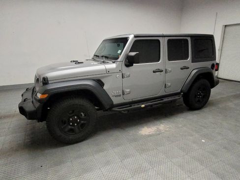 Used 2019 Jeep Wrangler Unlimited Sport image 2