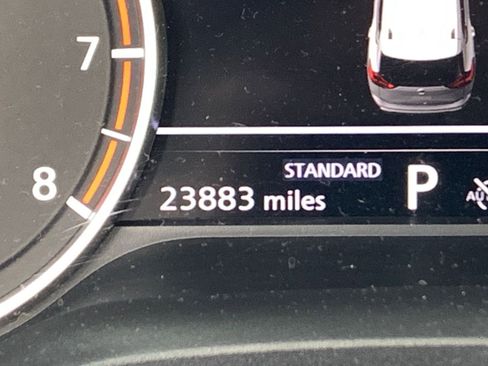 Used 2025 Nissan Rogue SV image 9