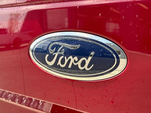 Used 2017 Ford F150 Lariat w/ Equipment Group 502A Luxury AWD/4WD image 14