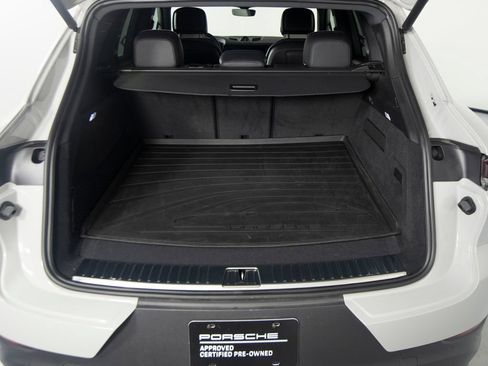 Certified 2026 Porsche Cayenne E-Hybrid AWD/4WD image 44