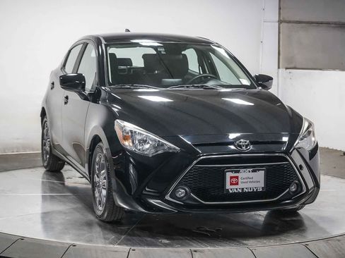 Certified 2020 Toyota Yaris LE FWD image 3