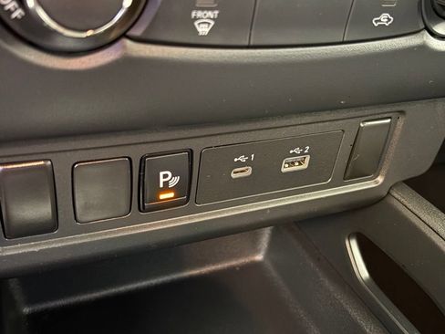 Used 2022 Nissan Frontier S w/ Technology Package RWD image 32