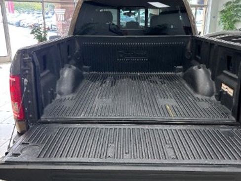 Used 2016 Ford F150 XLT w/ Equipment Group 302A Luxury image 9