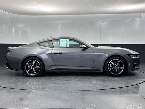 Used 2024 Ford Mustang Premium image 2