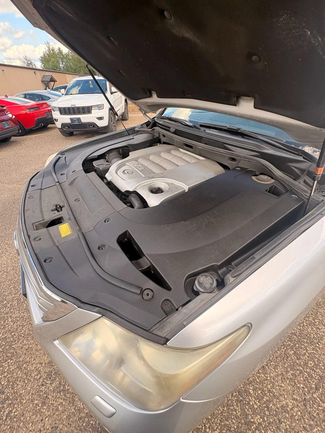 Used 2011 Lexus LX 570 4WD w/ Luxury Pkg image 56