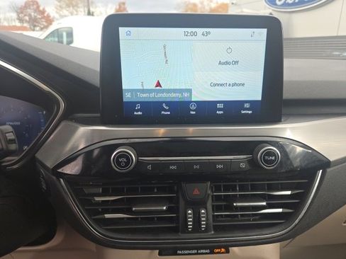 Used 2021 Ford Escape Titanium w/ Class II Trailer Tow Package image 24