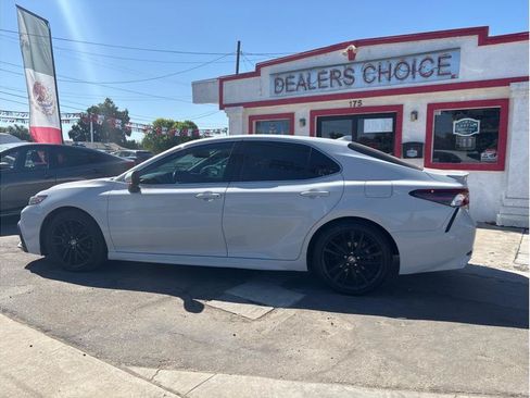 Used 2022 Toyota Camry XSE FWD image 8
