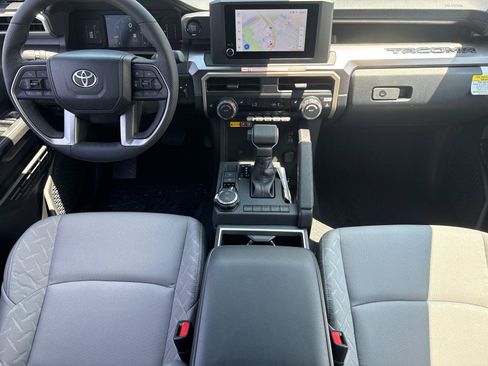 Used 2026 Toyota Tacoma SR5 AWD/4WD image 28