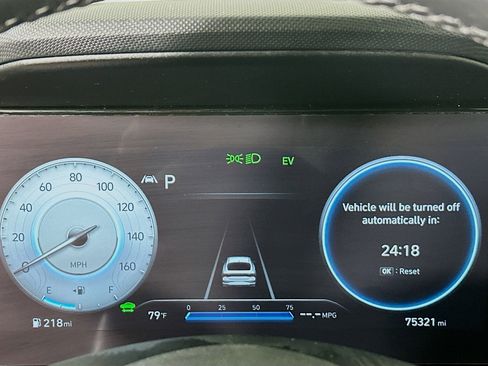 Used 2023 Hyundai Elantra Limited image 19