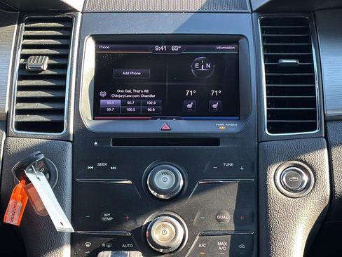 Used 2013 Ford Taurus SEL image 21