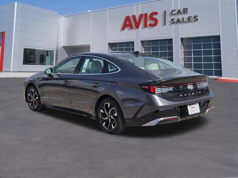 Used 2025 Hyundai Sonata SEL FWD image 9