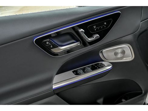 New 2026 Mercedes-Benz GLC 300 4MATIC image 5