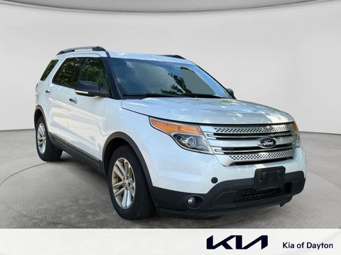 Used 2013 Ford Explorer XLT FWD image 3