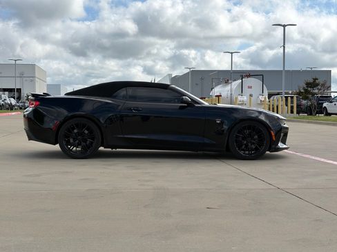 Used 2018 Chevrolet Camaro SS RWD image 8