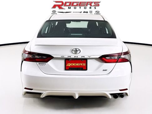 Used 2024 Toyota Camry SE FWD image 12