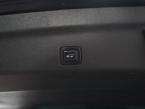 Used 2022 Chevrolet Tahoe RST w/ Luxury Package AWD/4WD image 21