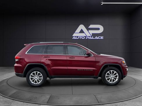 Used 2021 Jeep Grand Cherokee Laredo image 8