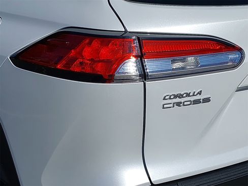 Used 2022 Toyota Corolla Cross L image 34