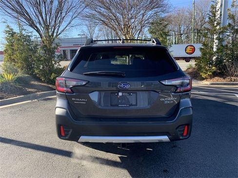 Used 2022 Subaru Outback Limited image 7