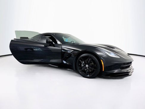 Used 2019 Chevrolet Corvette Stingray Coupe w/ Carbon Flash Badge Package RWD image 16