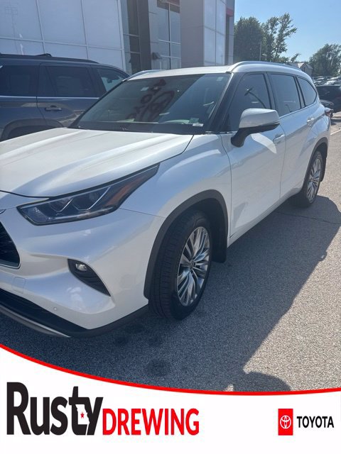 Certified 2021 Toyota Highlander Platinum AWD/4WD image 1