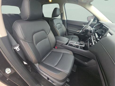Used 2025 Nissan Pathfinder SL w/ SL Premium Package FWD image 7