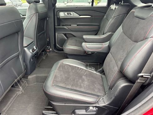 Used 2025 Ford Explorer ST AWD/4WD image 16