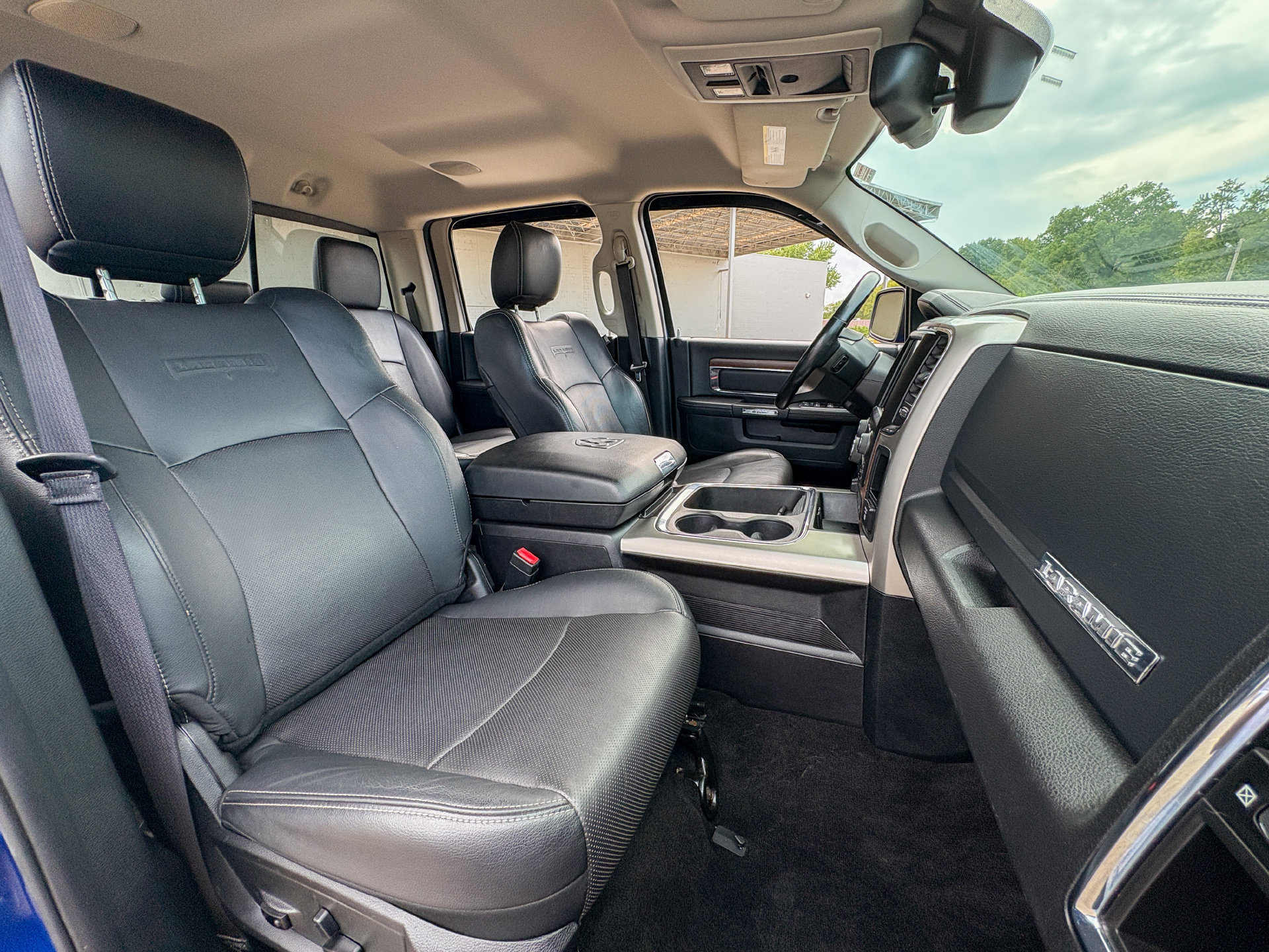 Used 2016 RAM 1500 Laramie w/ Convenience Group AWD/4WD image 28