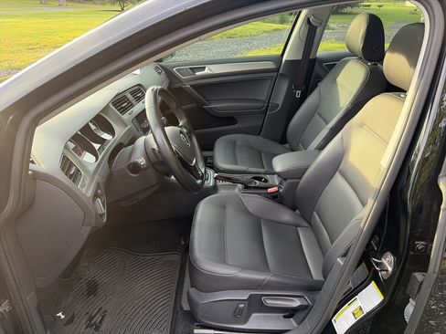 Used 2015 Volkswagen Golf SE w/ Lighting Package FWD image 16