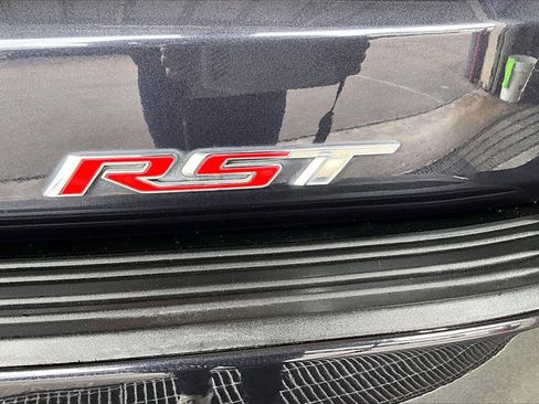 Used 2022 Chevrolet Suburban RST w/ Luxury Package image 31