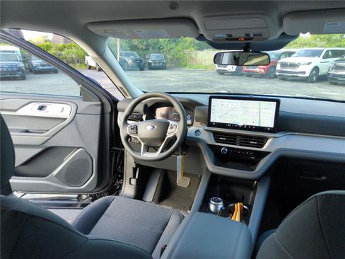 New 2026 Ford Explorer Active RWD image 25