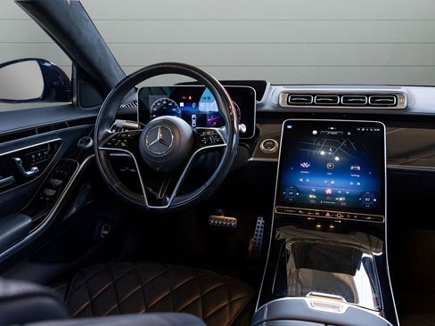 Used 2022 Mercedes-Benz S 580 4MATIC Sedan w/ AMG Line Package image 27