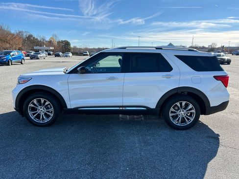Used 2022 Ford Explorer Limited w/ Equipment Group 301A image 2