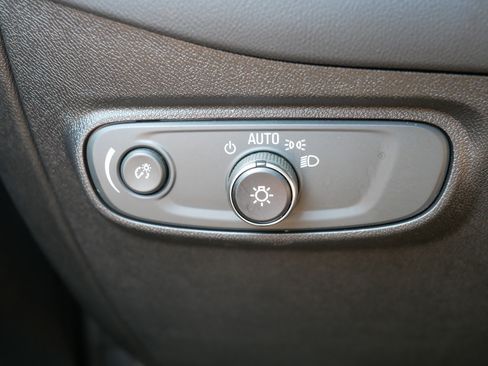 Used 2018 Chevrolet Equinox LT AWD/4WD image 26
