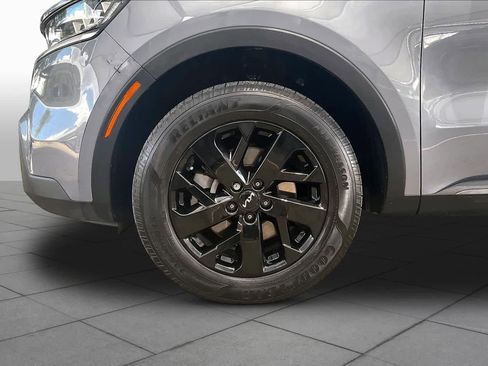 Used 2022 Kia Sorento S w/ Panoramic Sunroof Package AWD/4WD image 11