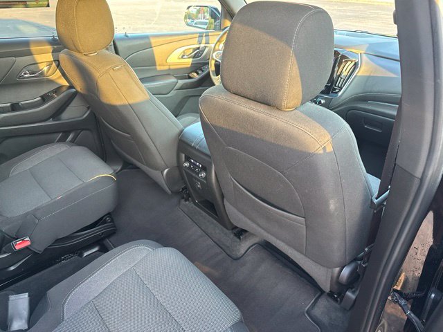 Used 2023 Chevrolet Traverse LT FWD image 17