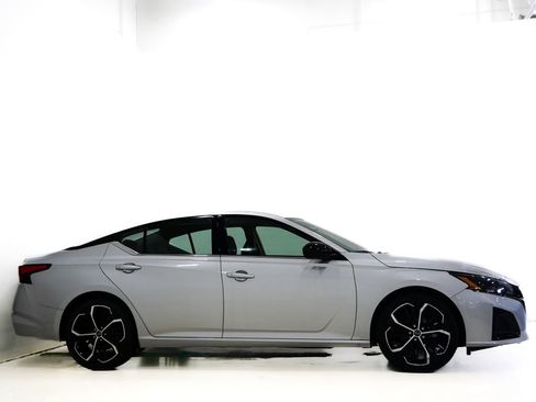 Used 2024 Nissan Altima 2.5 SR image 4