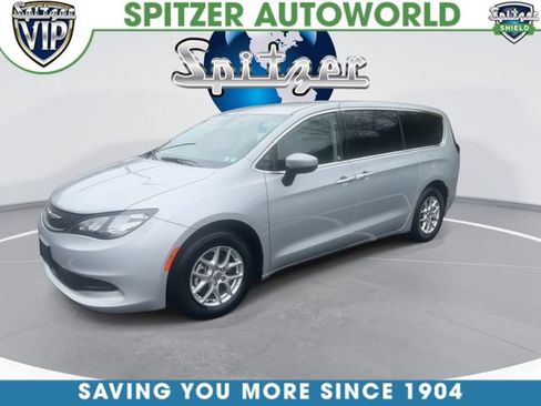 Used 2023 Chrysler Voyager LX FWD image 4