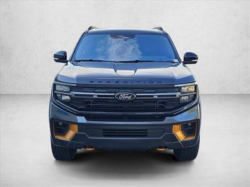 Used 2025 Ford Expedition Tremor AWD/4WD image 2